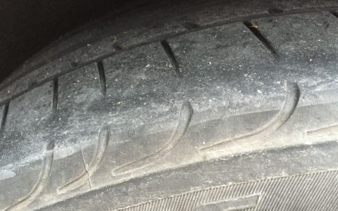 轮胎多久或者多少公里换一次（私家车轮胎多久换一次）