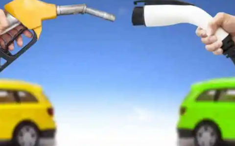 电动车和燃油车的优劣(燃油和电动车买哪个好)