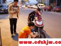 电瓶车颠簸了一下就断电了什么原因