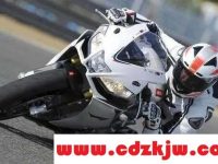 电喷车加不上油门怎么回事