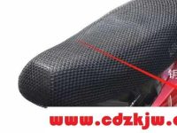 爱玛电动车后座垫拆卸教程