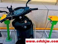 电动车充电充满后一直不拔有影响吗