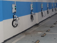 如何可以知道附近新能源汽车充电桩位置，新能源汽车充电桩位置未来的发展趋势