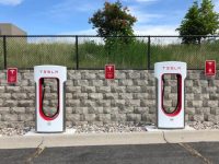 特斯拉超级充电桩充电怎么支付？特斯拉超级充电桩使用方法