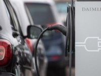 现在可以怎么查找附近的新能源汽车充电桩，附近充电桩的选择方法