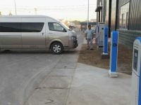 我要找附近的充电桩，使用车载导航系统最简单