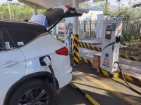 高速收费站有充电桩吗 充电桩的建设和政策